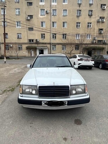 Mercedes E 200 1989, 325,000 km - 2.0 l - Sumqayıt
