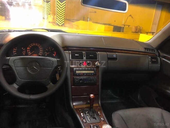 Mercedes E 300 1998, 450,000 km - 3.0 л - Bakı