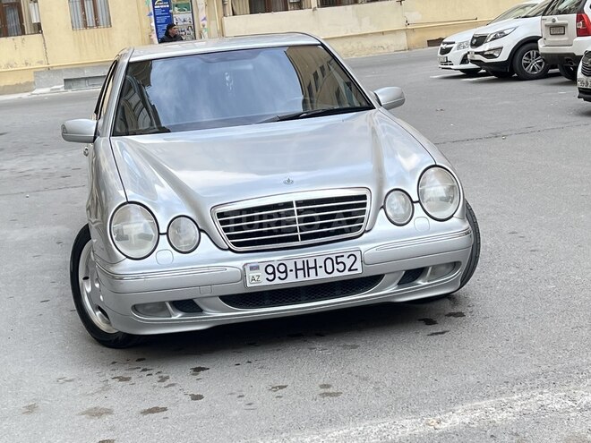 Mercedes E 240 2000, 305,000 km - 2.4 л - Bakı