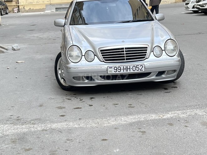 Mercedes E 240 2000, 305,000 km - 2.4 л - Bakı