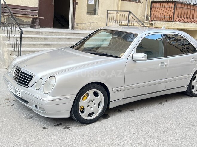 Mercedes E 240 2000, 305,000 km - 2.4 л - Bakı