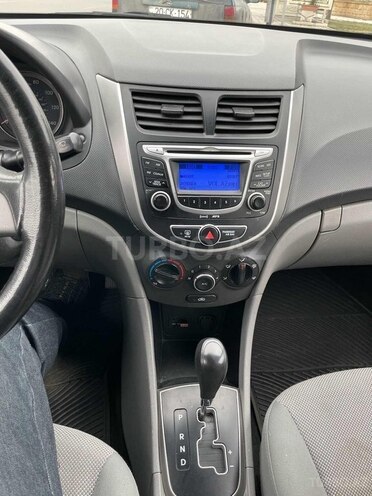 Hyundai Accent 2012, 180,000 km - 1.6 л - Gəncə