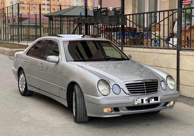 Mercedes E 220 2001, 338,000 km - 2.2 l - Bakı