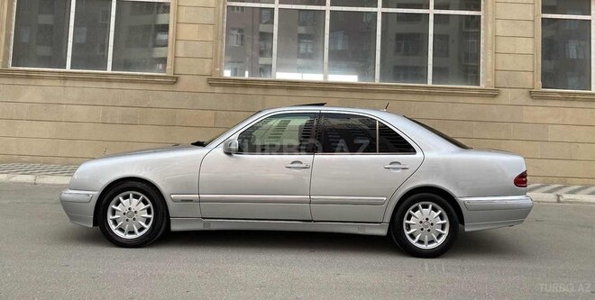 Mercedes E 220 2001, 338,000 km - 2.2 l - Bakı