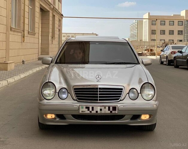 Mercedes E 220 2001, 338,000 km - 2.2 l - Bakı
