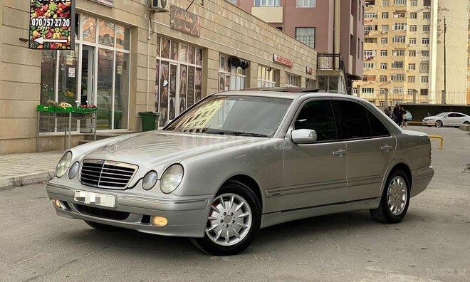 Mercedes E 220 2001, 338,000 km - 2.2 l - Bakı