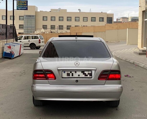 Mercedes E 220 2001, 338,000 km - 2.2 l - Bakı
