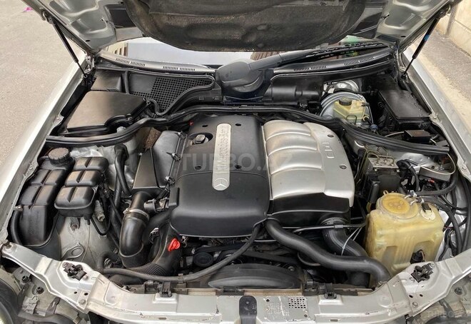 Mercedes E 220 2001, 338,000 km - 2.2 l - Bakı