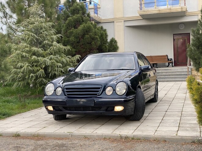 Mercedes E 220 2001, 440,000 km - 2.2 l - Sabirabad