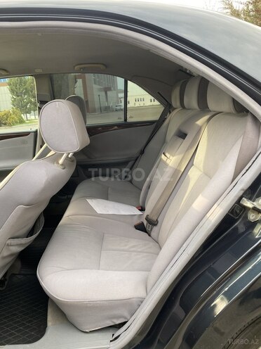 Mercedes E 220 2001, 440,000 km - 2.2 l - Sabirabad