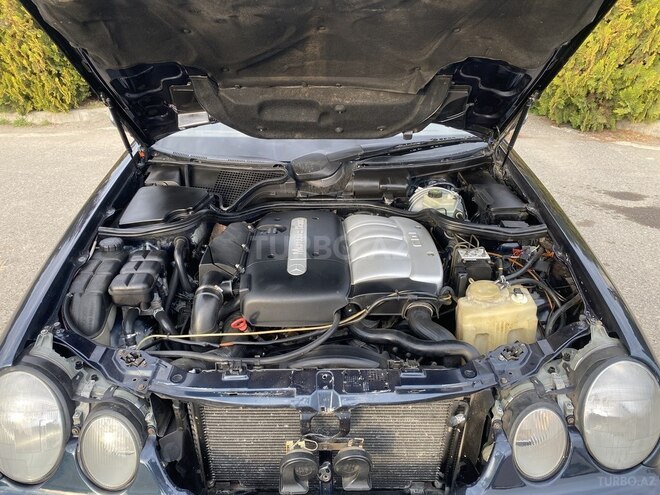 Mercedes E 220 2001, 440,000 km - 2.2 l - Sabirabad