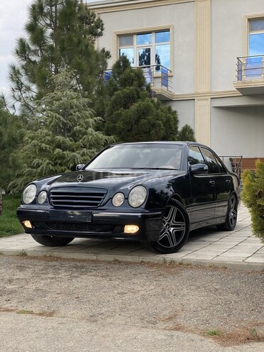 Mercedes E 220 2001, 440,000 km - 2.2 l - Sabirabad