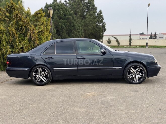 Mercedes E 220 2001, 440,000 km - 2.2 l - Sabirabad
