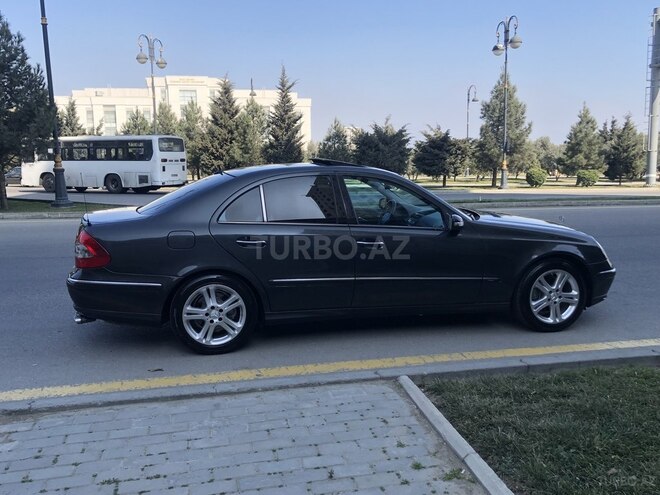 Mercedes E 270 2003, 256,000 km - 2.7 l - Bakı
