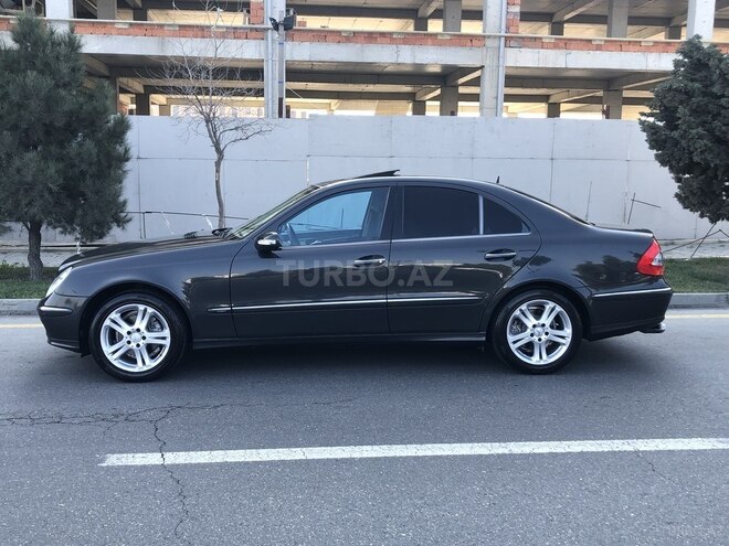Mercedes E 270 2003, 256,000 km - 2.7 l - Bakı