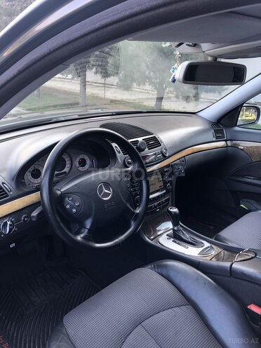 Mercedes E 270 2003, 256,000 km - 2.7 l - Bakı
