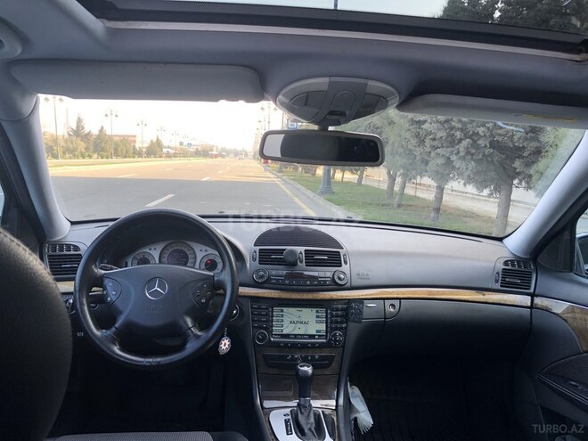 Mercedes E 270 2003, 256,000 km - 2.7 l - Bakı