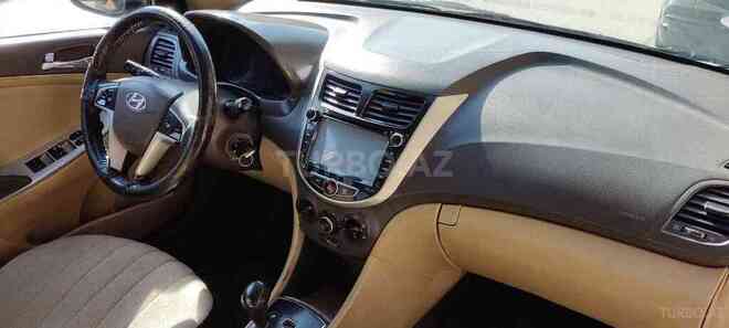Hyundai Accent 2013, 307,000 km - 1.6 l - Şirvan