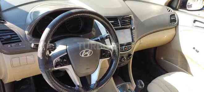 Hyundai Accent 2013, 307,000 km - 1.6 l - Şirvan