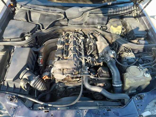 Mercedes E 220 1999, 386,000 km - 2.2 l - Ucar