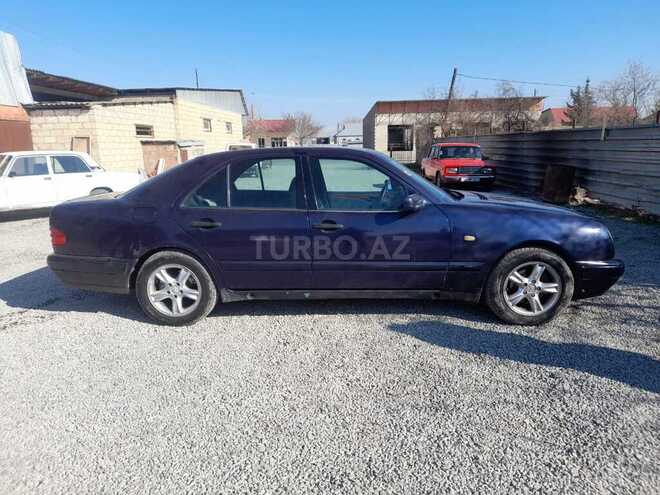 Mercedes E 220 1999, 386,000 km - 2.2 l - Ucar
