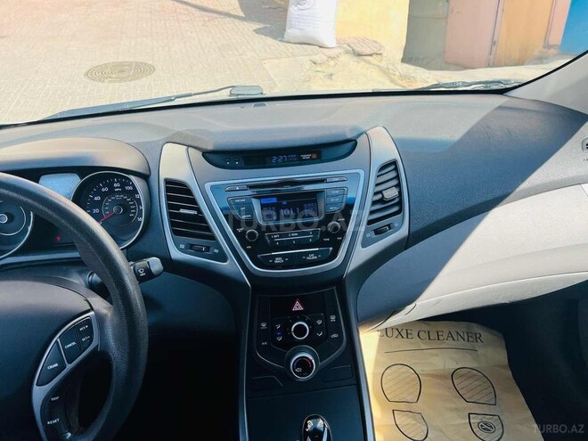 Hyundai Elantra 2015, 120,701 km - 1.8 l - Bakı