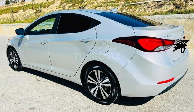 Hyundai Elantra 2015, 120,701 km - 1.8 l - Bakı