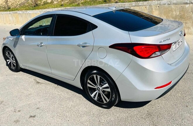 Hyundai Elantra 2015, 120,701 km - 1.8 l - Bakı