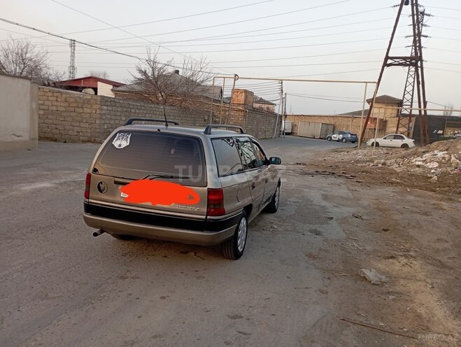 Opel Astra 1996, 250,000 km - 1.8 л - Bakı