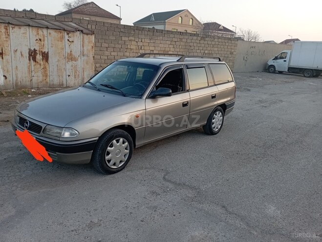 Opel Astra 1996, 250,000 km - 1.8 л - Bakı