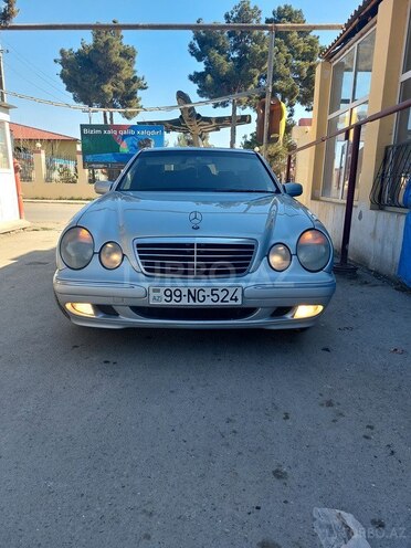 Mercedes E 220 1999, 440,000 km - 2.2 l - Salyan