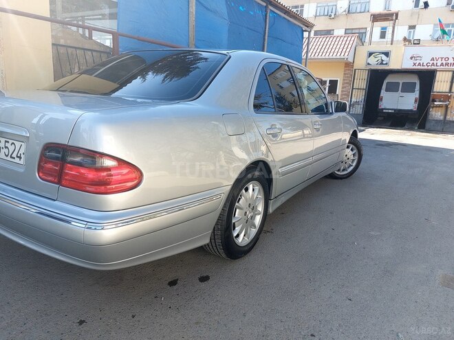 Mercedes E 220 1999, 440,000 km - 2.2 l - Salyan
