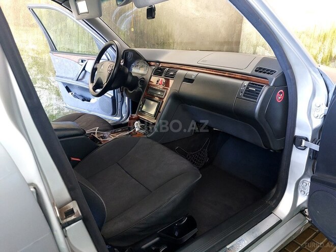 Mercedes E 220 1999, 440,000 km - 2.2 l - Salyan