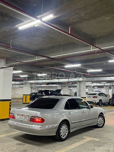 Mercedes E 240 2002, 214,500 km - 2.4 л - Gəncə