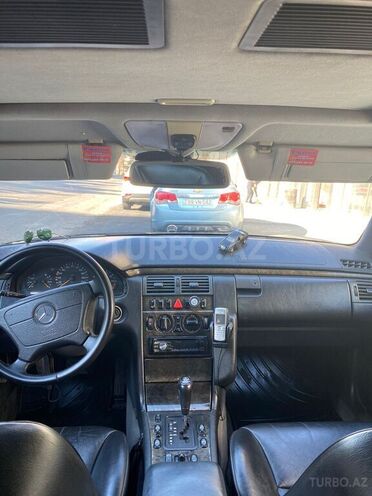 Mercedes E 240 1998, 360,000 km - 2.4 l - Bakı