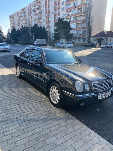 Mercedes E 240 1998, 360,000 km - 2.4 l - Bakı