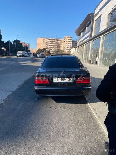 Mercedes E 240 1998, 360,000 km - 2.4 l - Bakı