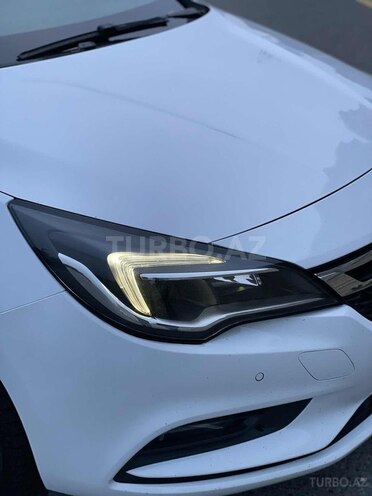 Opel Astra 2017, 199,000 km - 1.6 л - Bakı