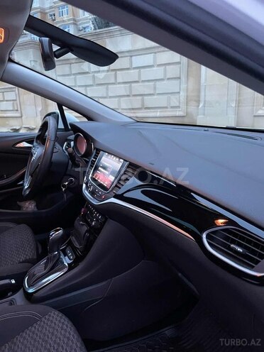 Opel Astra 2017, 199,000 km - 1.6 л - Bakı