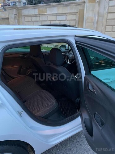 Opel Astra 2017, 199,000 km - 1.6 л - Bakı