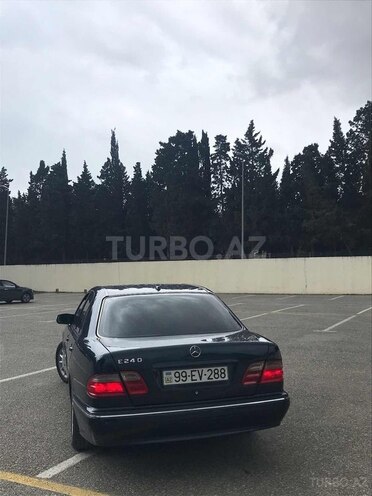 Mercedes E 240 2001, 263,000 km - 2.6 l - Sumqayıt