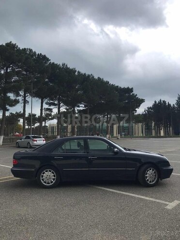 Mercedes E 240 2001, 263,000 km - 2.6 l - Sumqayıt