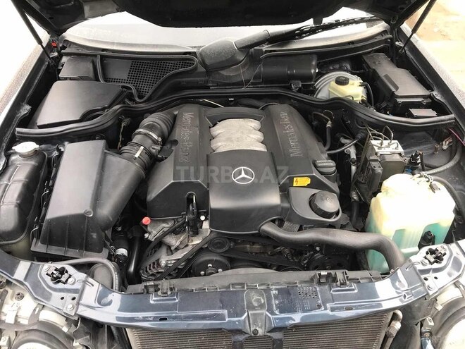 Mercedes E 240 2001, 263,000 km - 2.6 l - Sumqayıt