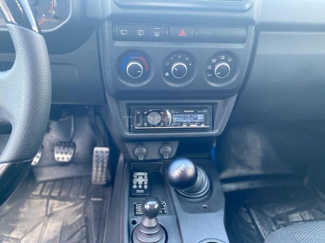 LADA (VAZ) Niva 2021, 22,000 km - 1.7 l - Gəncə