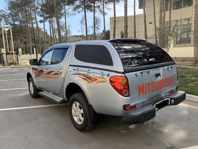 Mitsubishi L200 2008, 248,500 km - 2.5 l - Bakı
