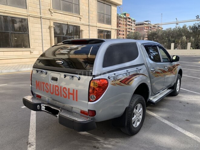 Mitsubishi L200 2008, 248,500 km - 2.5 l - Bakı