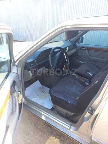 Mercedes E 200 1993, 358,000 km - 2.0 l - Masallı