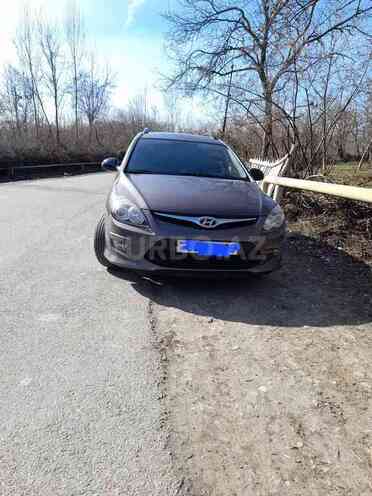 Hyundai i30 2011, 235,300 km - 1.6 l - Şəki