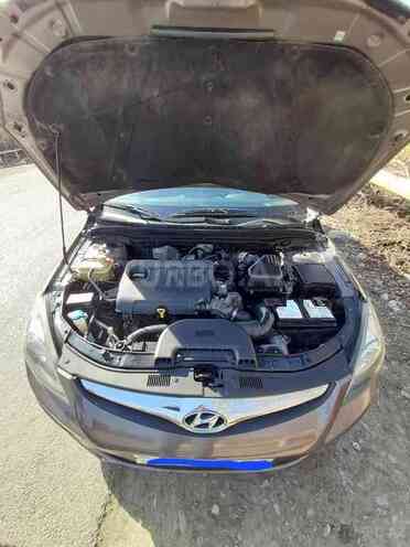 Hyundai i30 2011, 235,300 km - 1.6 l - Şəki