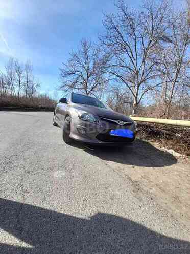 Hyundai i30 2011, 235,300 km - 1.6 l - Şəki